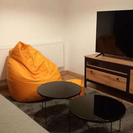 Priestranny Rena V Malebnom Apartmanovom Dome Horky Pri Svahu V Pavcinej Lehote Apartmán *